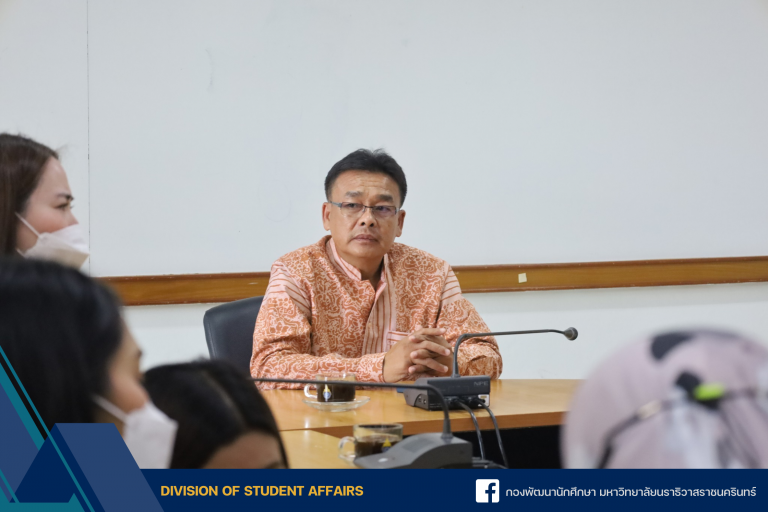 ผู้ช่วยศาสตราจารย์อารง มะเซ็ง รองอธิการบดีฝ่ายพัฒนากายภาพ  เข้าร่วมประชุมเพื่อหารือแนวทางการจัดพื้นที่ e-waste (พื้นที่ทิ้งขยะอิเล็กทรอนิกส์อย่างถูกวิธี)